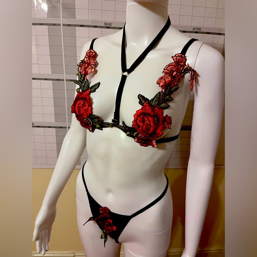 Rose appliqué bra and crotchless panty set size M/L